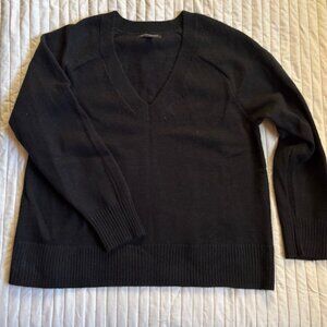 New XL Banana Republic Black V-Neck Sweater - Never Worn